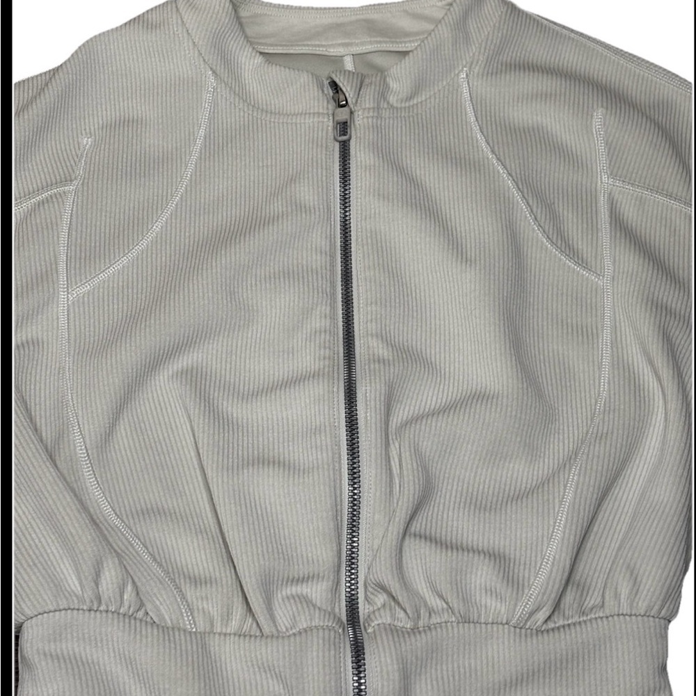 Lululemon Ribbed Softstreme Cropped Jacket Bone Size 2 - Picture 6 of 7
